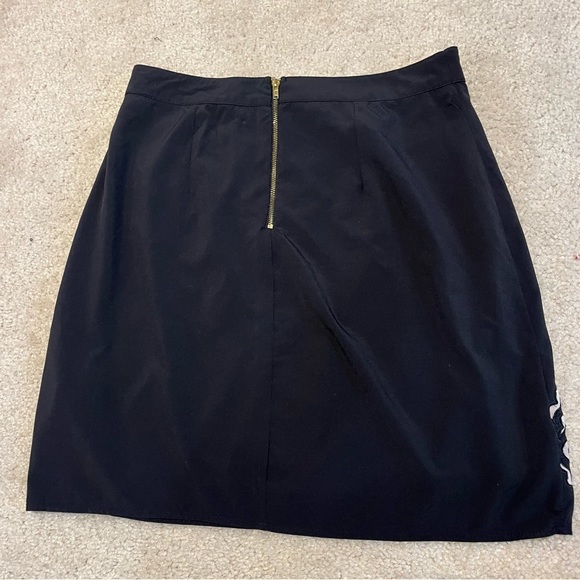 Francesca’s Miami Embroidered Black Mini Skirt Size Small - Picture 6 of 9